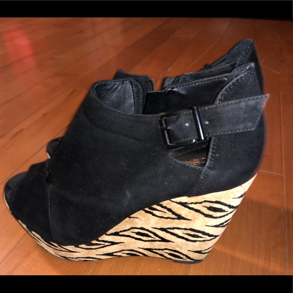 Tribal BCBGeneration Black Wedges
